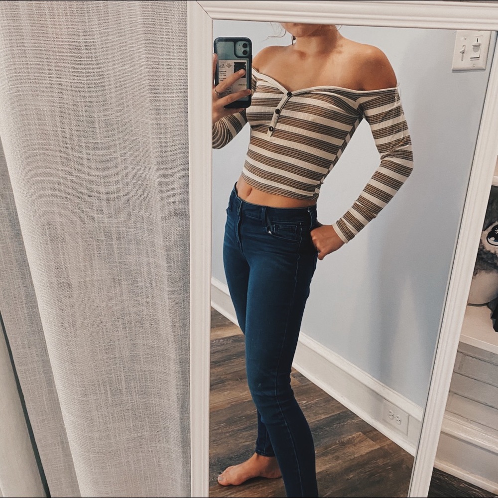Windsor Off The Shoulder Cropped Long Tee